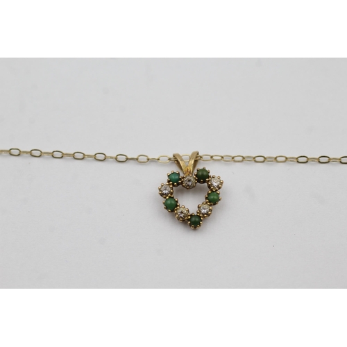 98 - 9ct Gold Green Gemstone & Clear Gemstone Heart Pendant Necklace (1.1g)