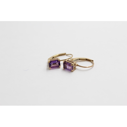 107 - 2 X 9ct Gold Aquamarine & Amethyst Earrings (2.6g)