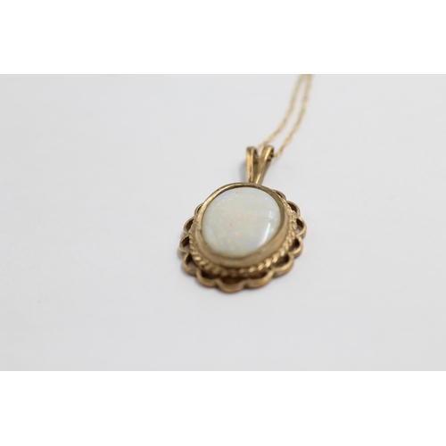 119 - 9ct Gold White Opal Pendant Necklace (4.4g)