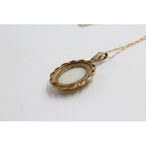 119 - 9ct Gold White Opal Pendant Necklace (4.4g)