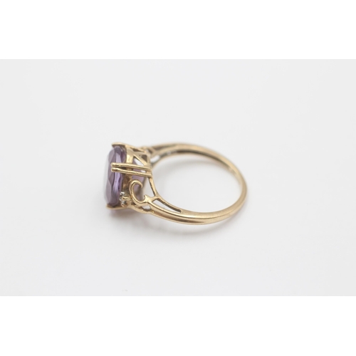 122 - 9ct Gold Amethyst Single Stone Ring With Diamond Sides (3.1g) size O