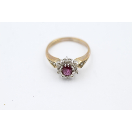 125 - 9ct Gold Diamond & Ruby Oval Cluster Ring (2.8g) size L