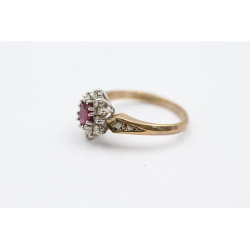 125 - 9ct Gold Diamond & Ruby Oval Cluster Ring (2.8g) size L