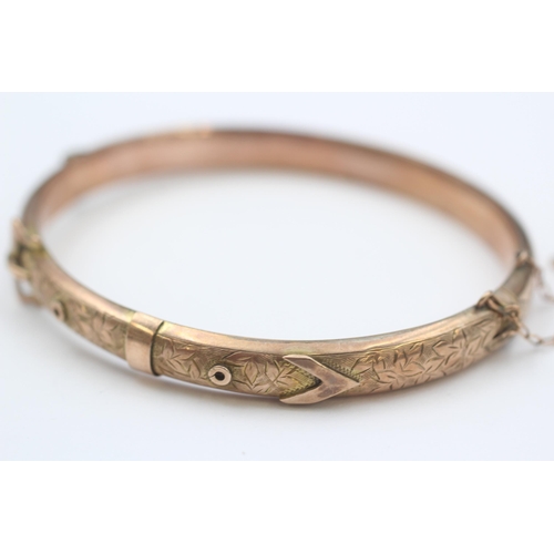 13 - 9ct Gold Antique Hinged Buckle Bangle With Engraved Foliate Motif (9.3g)