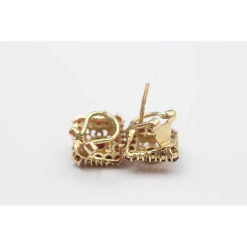 37 - 14ct Gold Garnet Stud Earrings (4.6g)