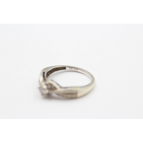 39 - 9ct White Gold Diamond Single Stone Ring With Diamond Set Shank (2g) size I