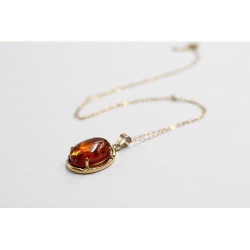 51 - 9ct Gold Amber Pendant Necklace (2g)