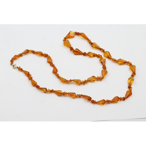 54 - 9ct Gold Clasp Amber Single Strand Necklace (16.6g)