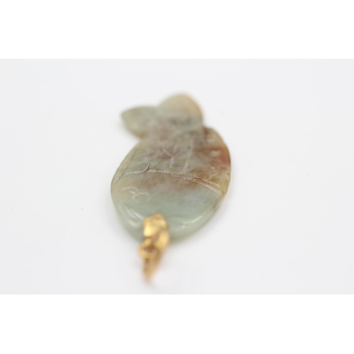 72 - 18ct Gold Bail Jade Fish Pendant (4.2g)