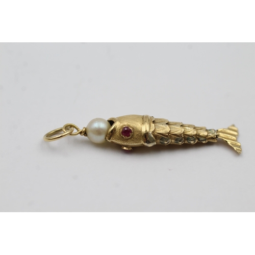 75 - 14ct Gold Articulated Fish Pendant Set With Cultured Pearl & Ruby Eyes (1.5g)