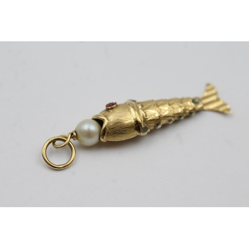 75 - 14ct Gold Articulated Fish Pendant Set With Cultured Pearl & Ruby Eyes (1.5g)