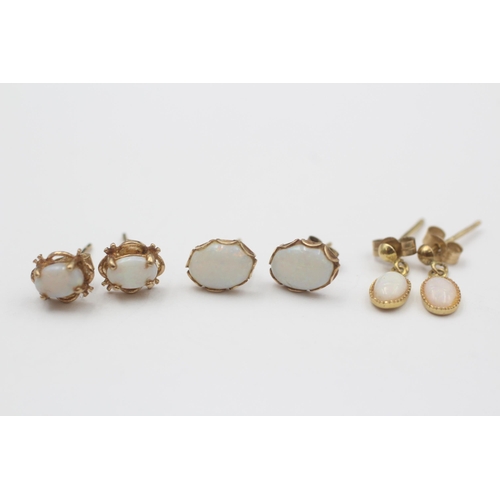 89 - 3 X 9ct Gold White Opal Earrings (2g)