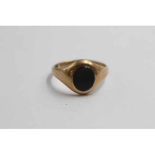 92 - 9ct Gold Bloodstone Signet Ring (3.2g) size O