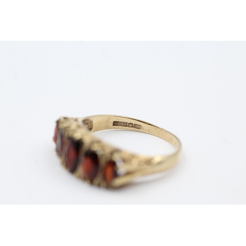 96 - 9ct Gold Garnet Five Stone Ring (3.1g) size P