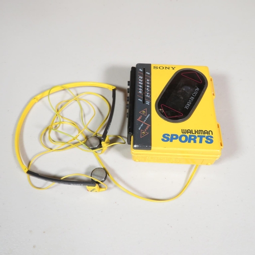 287 - Original Sony Walkman Sports auto reverse with earphones