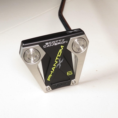 297 - Scotty Cameron putter Phantom X6 in as new condition with cover