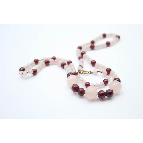 102 - 3 X 9ct Gold Clasped Single Strand Necklaces Inc. Pearl, Rose Quartz & Garnet (51.4g)