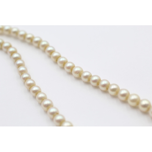 128 - 9ct White Gold Diamond Detail Clasp On Pearl Graduated Beaded Strand Necklace (14.7g)