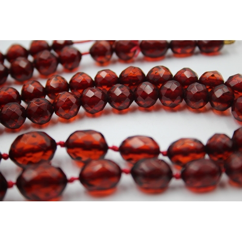 173 - A Faceted Prystal Bakelite Bead Necklace (63g)