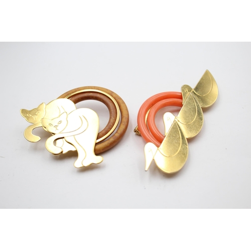 200 - Two Quirky 1980s Statement Brooches (44g)