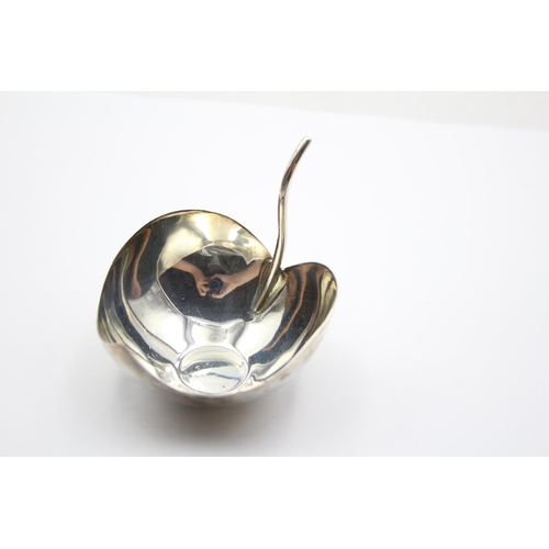 247 - Vintage Hallmarked 1982 Sheffield STERLING SILVER Novelty Apple Bon Bon Dish 43g