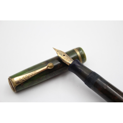 299 - Vintage PARKER Duofold Green FOUNTAIN PEN w/ 14ct Gold Nib WRITING