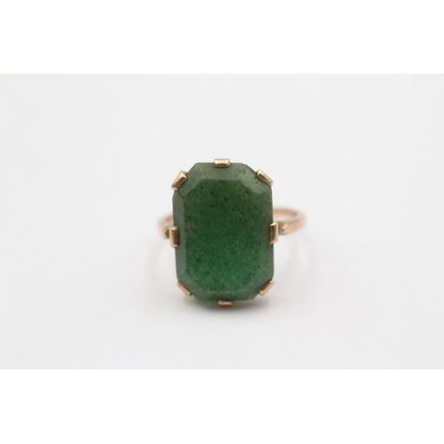 78 - 9ct Gold Vintage Green Gemstone Statement Ring (3.2g) size M