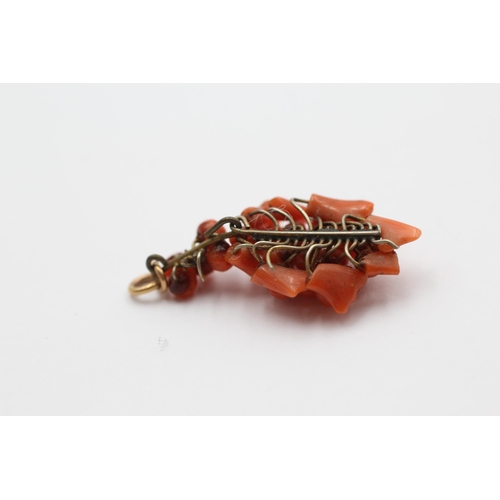 88 - 6ct Gold Vintage Coral Cluster Drop Charm Pendant (3g)