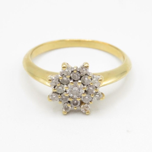 144 - 18ct Gold Diamond Starburst Cluster Ring (4.7g) size R