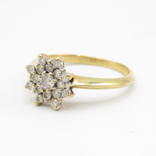 144 - 18ct Gold Diamond Starburst Cluster Ring (4.7g) size R