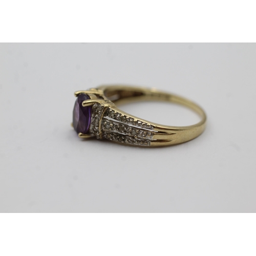 118 - 9ct White And Yellow Gold Diamond And Amethyst Solitaire And Shoulder Multirow Set Dress Ring (2.8g)... 