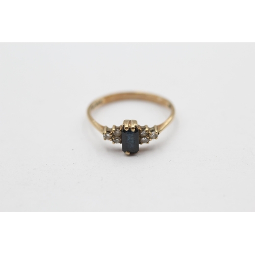 120 - 9ct Gold Diamond And Sapphire Solitaire And Shoulder Seven Stone Dress Ring (1.5g) size M