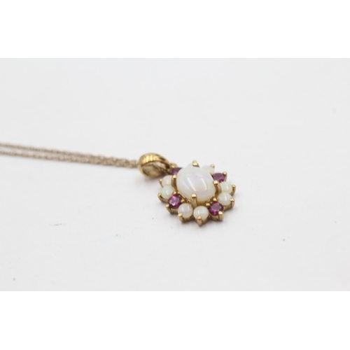 125 - 9ct Gold Opal And Amethyst Cluster Pendant Necklace (2.3g)