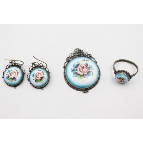 181 - A Floral Russian Enamel Pendant, Ring And Earrings Set (25g)