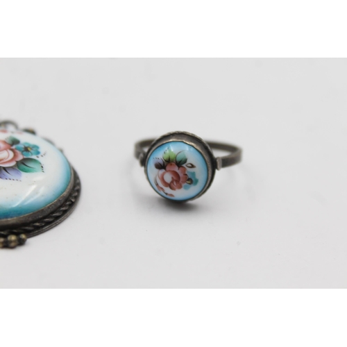 181 - A Floral Russian Enamel Pendant, Ring And Earrings Set (25g)