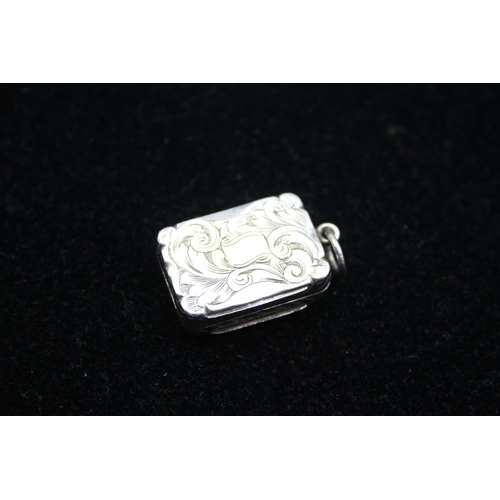 187 - A Victorian Silver Vinaigrette Hallmarked Birmingham 1854 (13g)