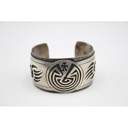 197 - A Silver Native American Cutwork Bangle (72g)