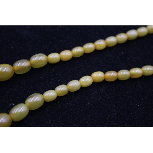 199 - A Single Strand Applejuice Bakelite Bead Necklace (63g)