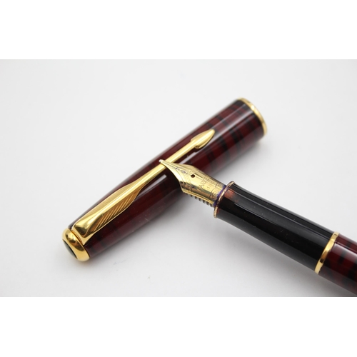 275 - PARKER Sonnet Burgundy FOUNTAIN PEN w/ 18ct Gold Nib WRITING Boxed