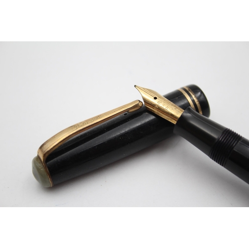 283 - Vintage PARKER Victory Black FOUNTAIN PEN w/ 14ct Gold Nib WRITING