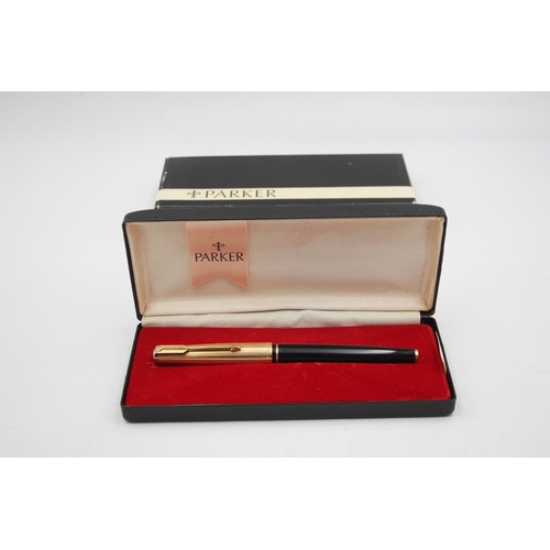 284 - Vintage PARKER 61 Black FOUNTAIN PEN w/ Gold Plate Cap WRITING Boxed