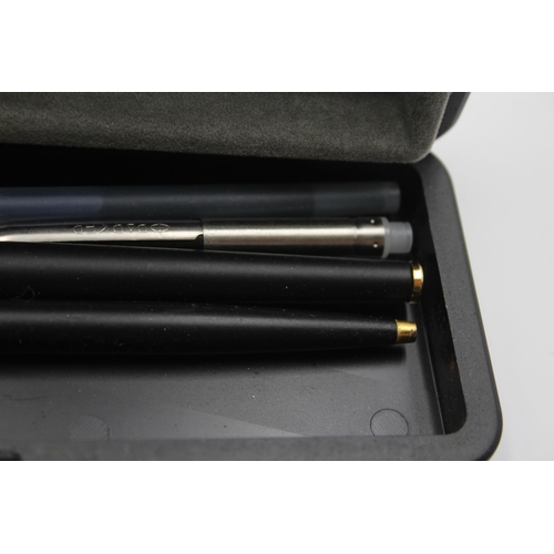 291 - Vintage PARKER 180 Matte Black FOUNTAIN PEN w/ Gold Plate Nib WRITING