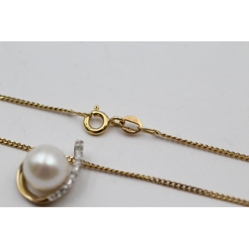 33 - 9ct Gold Diamond And Pearl Journey Pendant Necklace (3.3g)