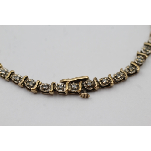 34 - 9ct White And Yellow Gold Diamond Illusion Set Scroll Links Fancy Chain Bracelet (7.5g)