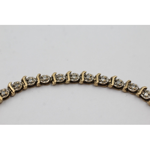34 - 9ct White And Yellow Gold Diamond Illusion Set Scroll Links Fancy Chain Bracelet (7.5g)