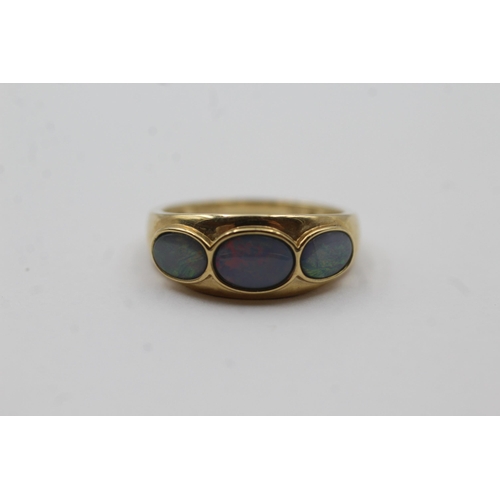 38 - 9ct Gold Opal Doublet Graduated Trilogy Band Ring (2.4g) size N