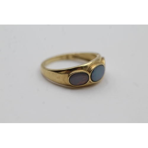 38 - 9ct Gold Opal Doublet Graduated Trilogy Band Ring (2.4g) size N