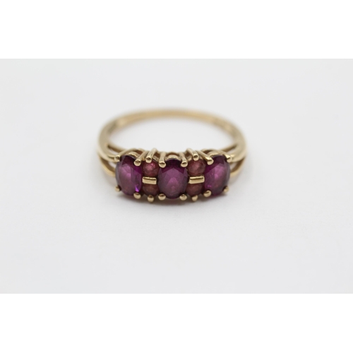 77 - 9ct Gold Amethyst & Pink Gemstone Cluster Dress Ring (3g) size R