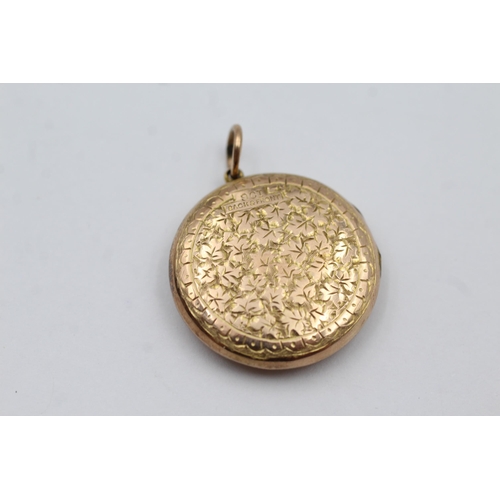 81 - 9ct Back & Front Gold Antique Etched Round Locket (3.5g)