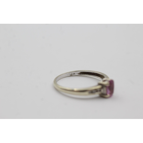 85 - 9ct White Gold Diamond And Pink Sapphire Solitaire And Shoulder Set Ring (1.5g) size L